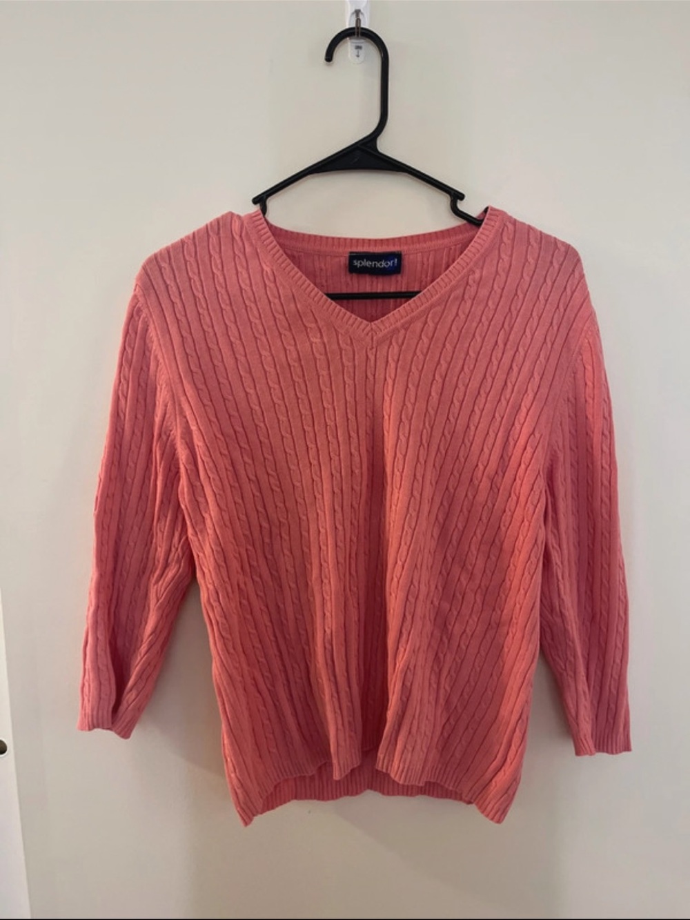 Splendor Women's Pink Cable Knit V-Neck Sweater